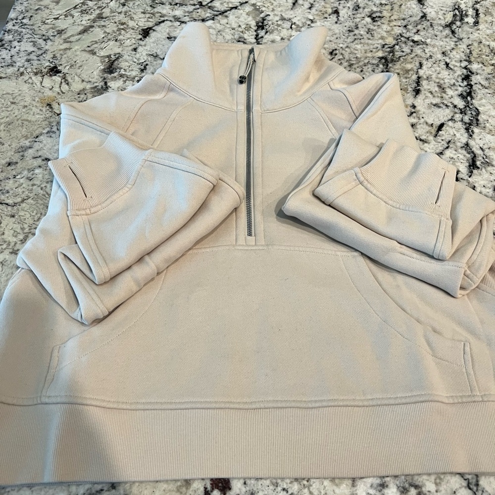 Lululemon size M/L Scuba Funnel-Neck Half Zip